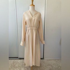VINCE , Small, V-neck long sleeve dress. New with tags. Cream color